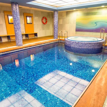 La Estacion De 3* לואנקו